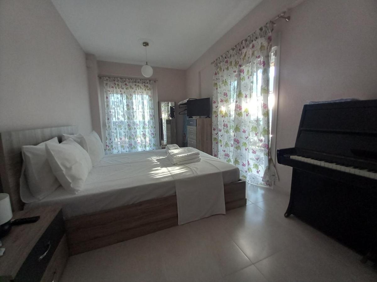 Villa "Breeze" Front To The Sea - Hakidiki Flogita Esterno foto
