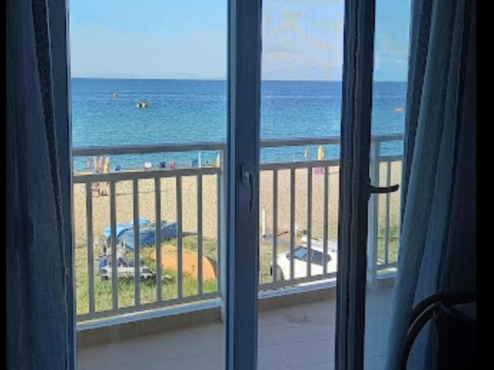 Villa "Breeze" Front To The Sea - Hakidiki Flogita Esterno foto